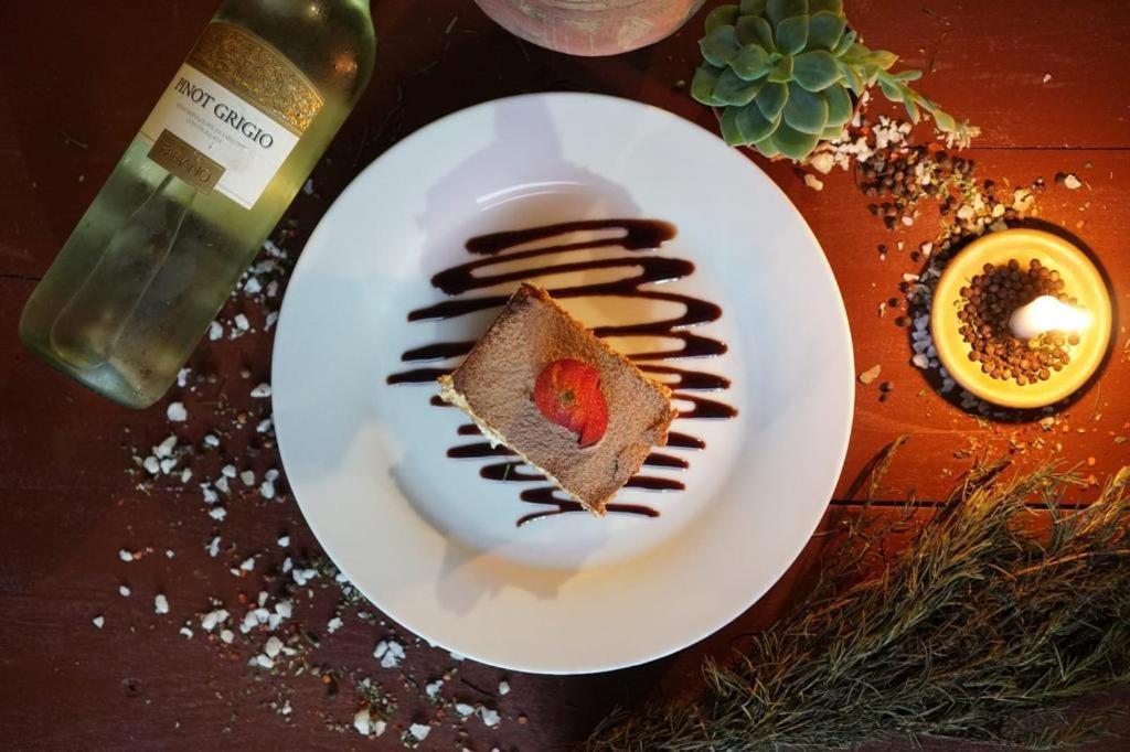 Hotel Estrellita Inn Alameda キト エクステリア 写真